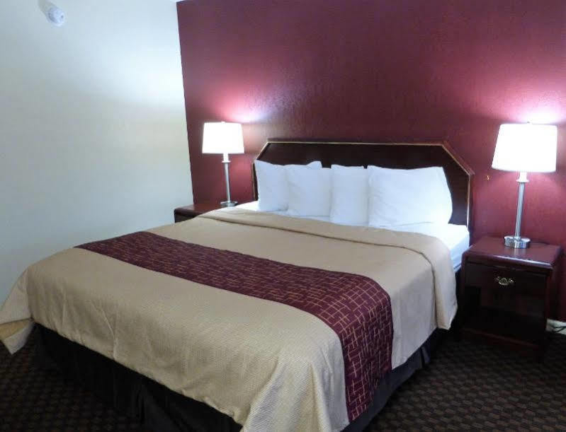 Red Roof Inn Panama City Exterior photo